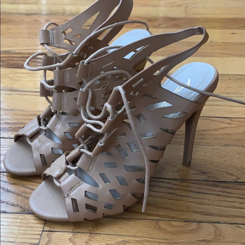 Neutral heels